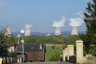 Umweltministerin Berg macht sich ein Bild von AKW Cattenom