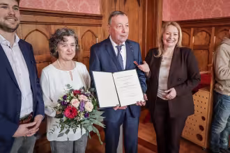 Friedbert Becker mit Verdienstkreuz am Bande der Bundesrepublik Deutschland ausgezeichnet