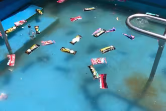 Der Kiosk im Ensdorfer Schwimmbad wurde mehrfach von Vandalen bespitzt. Es gibt drei Einbr&uuml;che inner&shy;&shy;&shy;&shy;&shy;&shy;&shy;&shy;&shy;&shy;&shy;&shy;&shy;&shy;&shy;&shy;&shy;&shy;&shy;&shy;&shy;&shy;&shy;&shy;&shy;&shy;&shy;&shy;&shy;&shy;&shy;