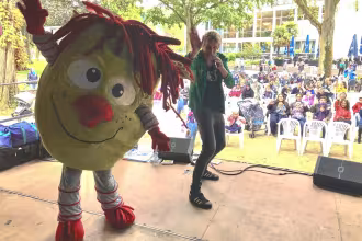Buntes B&uuml;hnenprogramm und Kinderflohmarkt beim Merziger Kinderfest