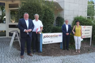 MdB Markus Uhl auf Sommertour im Jobcenter des Saarpfalz-Kreises
