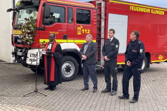 Neues Feuerwehrfahrzeug f&uuml;r vielf&auml;ltige Aufgaben offiziell in Dienst gestellt