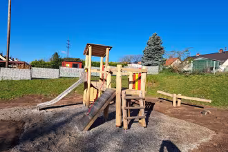 Neue Kinderspielger&auml;te in Friedrichsthal und in Bildstock