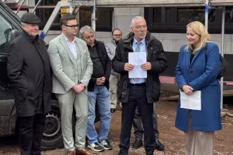 Mitglieder des Gemeinderates mit B&uuml;rgermeister Klaus H&auml;usle, und Ministerin f&uuml;r Bildung und Kultur des Saarlandes, Christine Streichert-Clivot