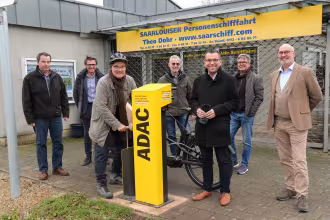 ADAC Services&auml;ule f&uuml;r Radfahrer in Saarlouis