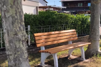Die Bank ist mit Holz- und Metallteilen aus dem alten&hellip; &hellip;Gestell und neuen Banklatten &bdquo;recycel&rdquo;&hellip; &hellip;einst&hellip;&hellip; &hellip;&hellip;&hellip;&hellip; &hellip;&hellip;&hellip;&hellip;. &hellip;&hellip;&hellip;&hellip;. &hellip;&hellip;&hellip;&hellip;. &hellip;&hellip;&hellip;&hellip;. &hellip;&hellip;&hellip;&hellip;. &hellip;&hellip;&hellip;&hellip;. &hellip;&hellip;&hellip;&hellip;. &hellip;&hellip;&hellip;&hellip;