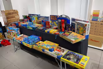 Spielzeug- Kinderkleiderflohmarkt im ehemaligen H&M-Geb&auml;ude