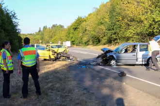 Zwei Schwerverletzte M&auml;nner bei Verkehrsunfall auf Neunkircher Westspange