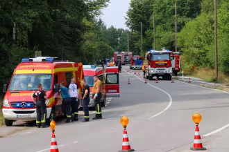 Wald an der L112 brennt auf einer Fläche von 1,5 Hektar