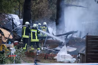 Brand in Schreberg&auml;rten sorgt f&uuml;r massive Rauchentwicklung &uuml;ber Neunkirchen