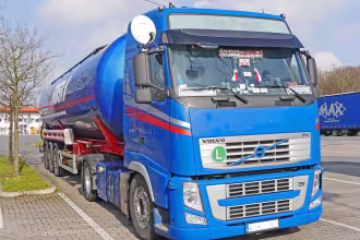 Umgekippter LKW im Bereich Herrenstra&szlig;e Saarlouis-Roden