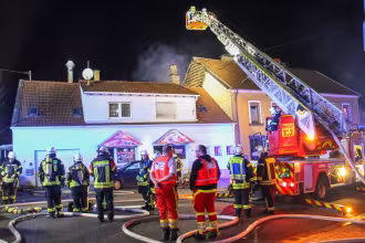 Feuerwerksk&ouml;rper setzt Anbau eines Wohnhauses in Wellesweiler in Brand