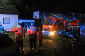 Wohnhaus nach Brand im Dachgeschoss unbewohnbar