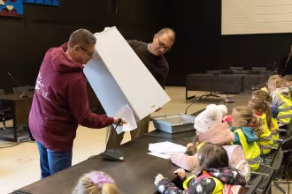 PM: Vorschulkinder der Kita &bdquo;Im Schmelzerwald&ldquo; besuchten das Rathaus