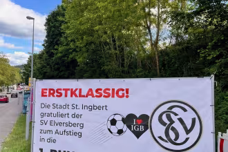 Historischer Erfolg: SV Elversberg steigt erstmals in die 1. Bundesliga auf-Stadt St. Ingbert und Oberb&uuml;rgermeister Ulli Meyer gratulieren