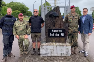 Kreisstadt Merzig: Pressemitteilung anl&auml;sslich des Nationalen Veteranentag 2026 am Montag, 15. Juni, hier: Neue Rathaus und die Stadthalle Merzig werden mit Europa-, Deutschland- und Landesflagge beflaggt.