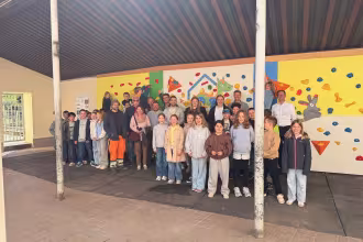 Presseinfo - Neue Boulderwand bereichert den Schulalltag in Lisdorf