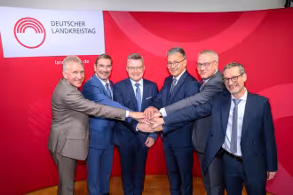 PM_Patrik Lauer zum Vizepr&auml;sidenten des Deutschen Landkreistages gew&auml;hlt - Erst der zweite Saarl&auml;nder im gesch&auml;ftsf&uuml;hrenden Pr&auml;sidium