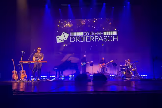 Presseinfo - Volles Haus im Theater am Ring beim Jubil&auml;umskonzert von Dreierpasch